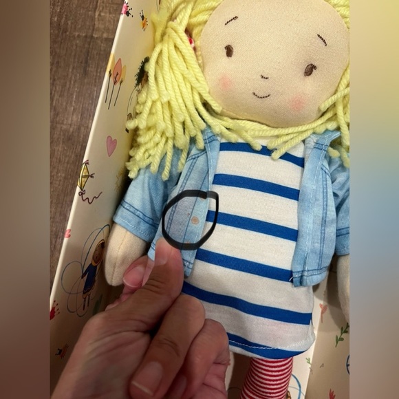 Bunnies by the Bay Global Sisters Cassie doll - Picture 5 of 5